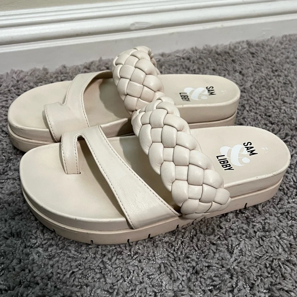 Sam & Libby Cream Platform Sandal Size Women’s 7.5